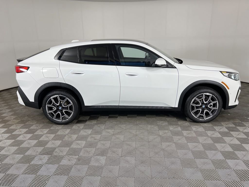 New 2026 BMW X2 xDrive28i w/ Convenience Package image 2