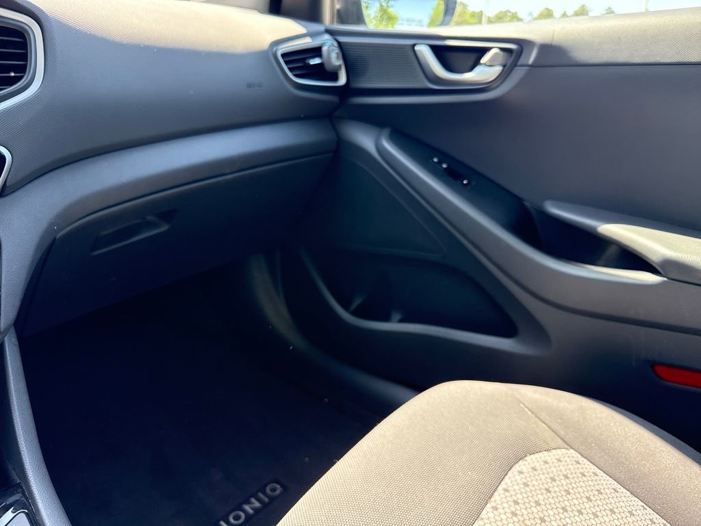 Used 2018 Hyundai Ioniq Plug-In Hybrid FWD image 17