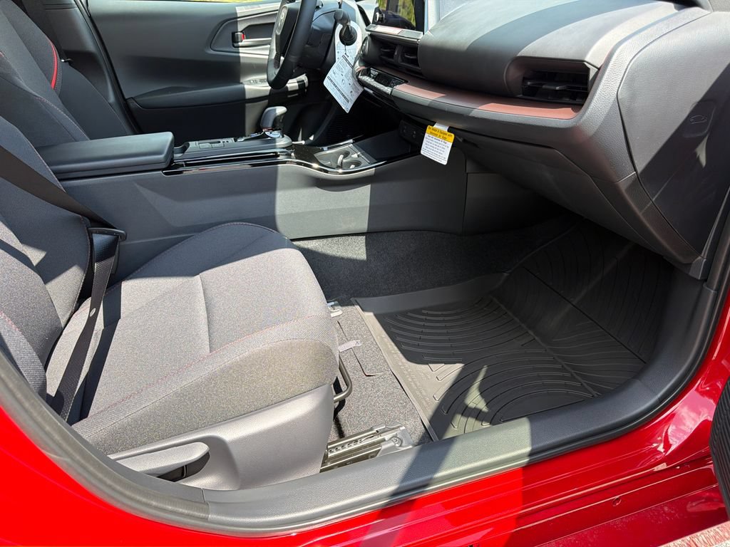 New 2027 Toyota Prius Plug-In Hybrid FWD image 11