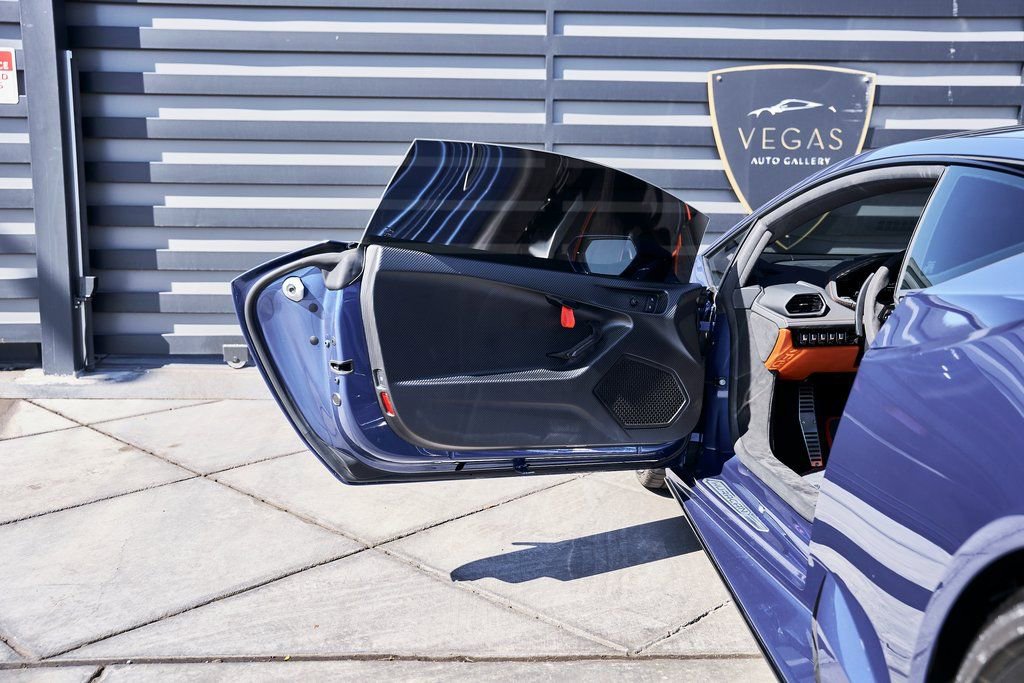 Used 2024 Lamborghini Huracan Tecnica image 34