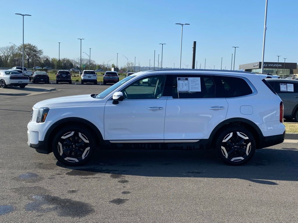 Used 2025 Kia Telluride S AWD/4WD image 4