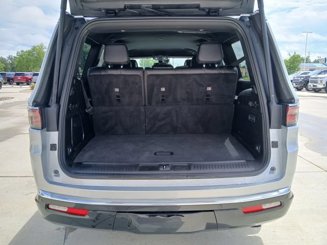 Used 2023 Jeep Wagoneer Series III w/ Preferred Equipment Group AWD/4WD image 26