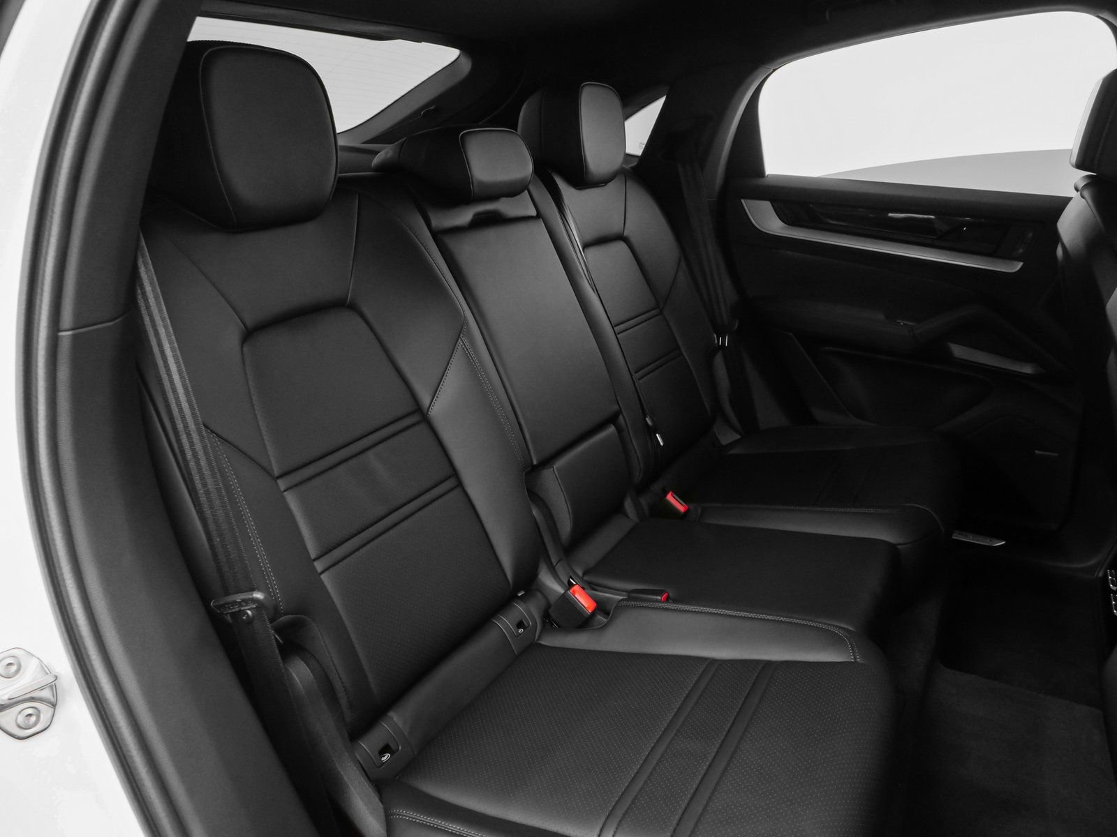 Certified 2024 Porsche Cayenne Coupe image 23