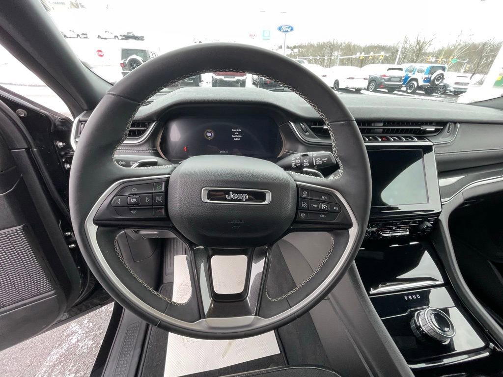 Used 2023 Jeep Grand Cherokee L Laredo image 33