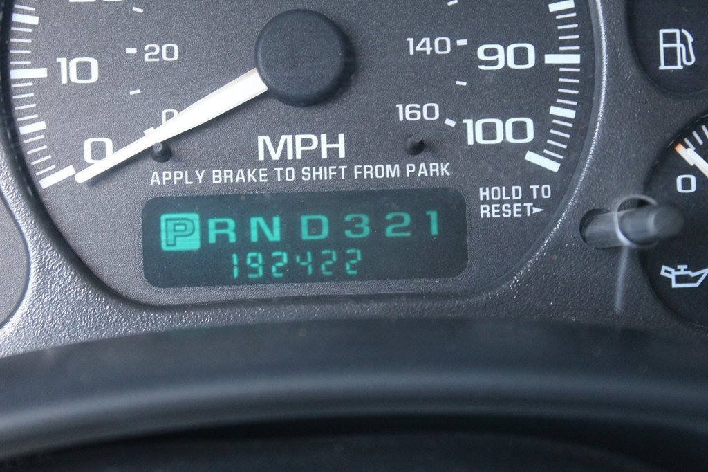 Used 2002 Chevrolet Tahoe LS w/ Traction Pkg image 8