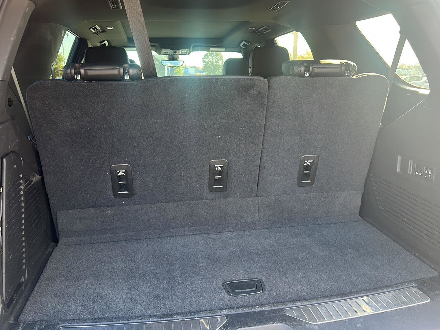 Used 2021 Chevrolet Tahoe High Country w/ Premium Package image 25