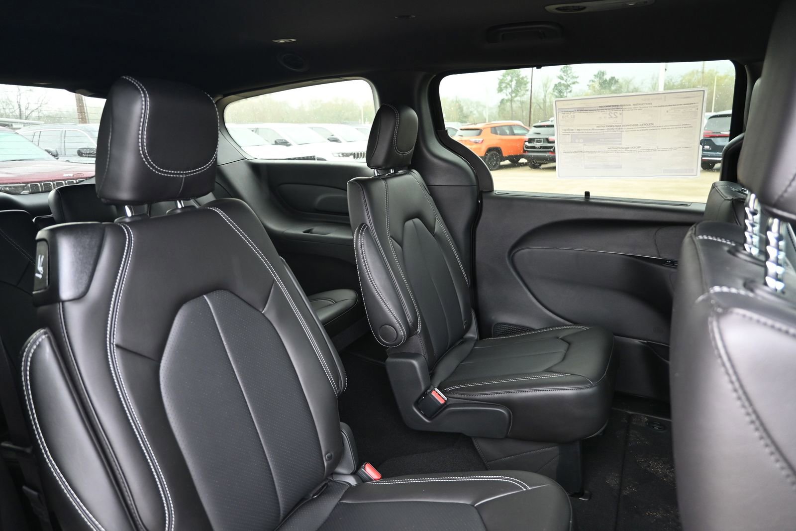 New 2026 Chrysler Pacifica Select image 24