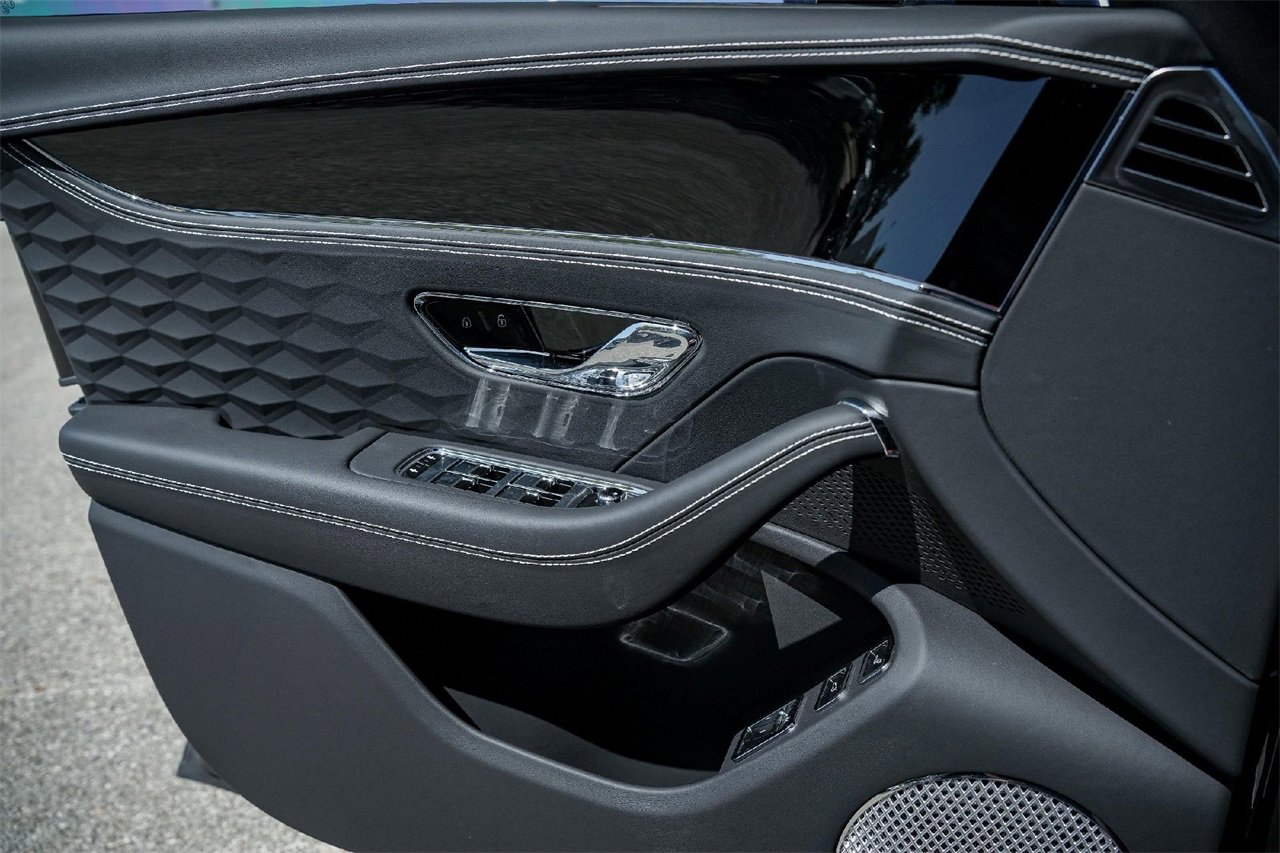 New 2025 Bentley Flying Spur Plug-In Hybrid image 38