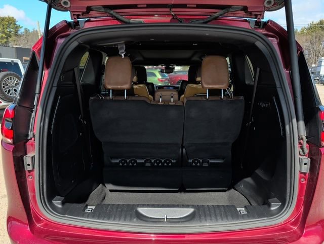 Used 2021 Chrysler Pacifica Limited w/ Premium & Safety Sphere Group image 29