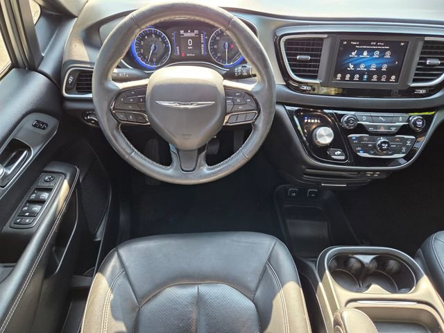 Certified 2020 Chrysler Pacifica Touring-L w/ S Appearance Package image 14