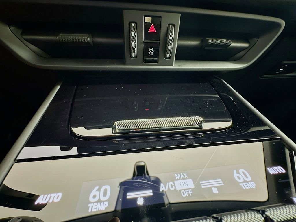 Certified 2024 Porsche Cayenne AWD/4WD image 18