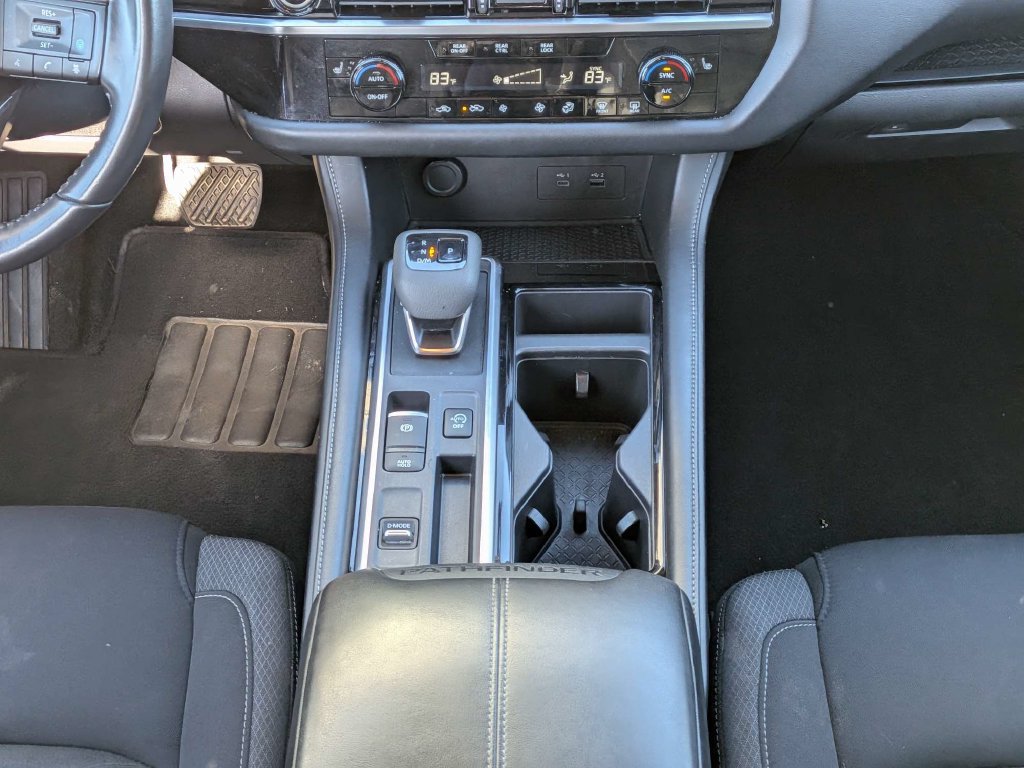 Used 2024 Nissan Pathfinder SV FWD image 16