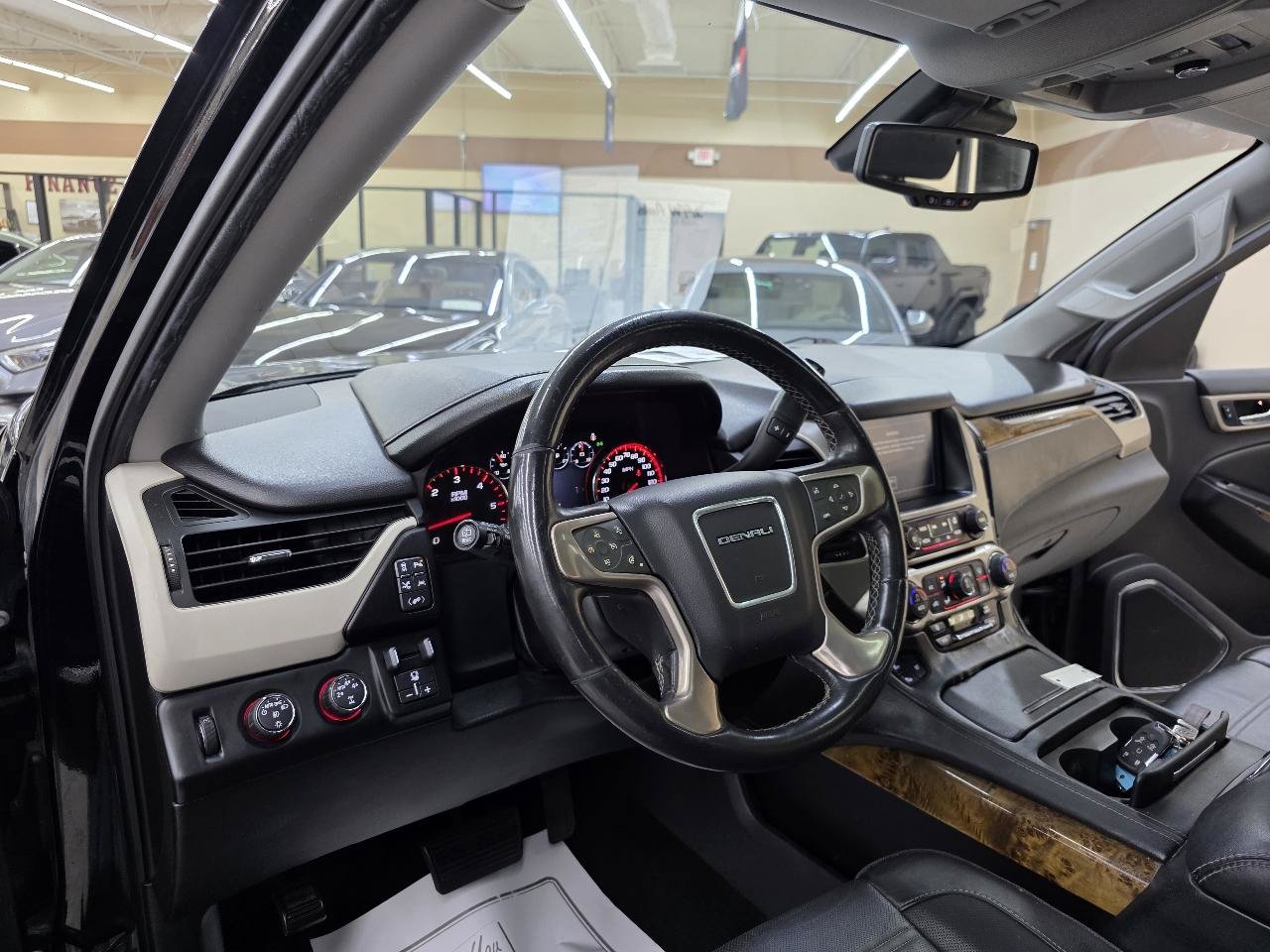 Used 2016 GMC Yukon XL Denali w/ Open Road Package AWD/4WD image 20