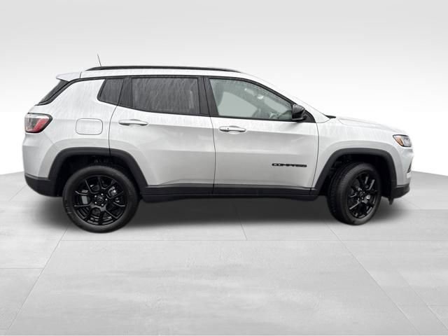 New 2026 Jeep Compass Latitude image 8
