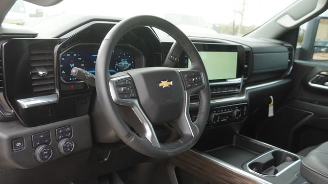 Used 2025 Chevrolet Silverado 2500 LT w/ Safety Package AWD/4WD image 17