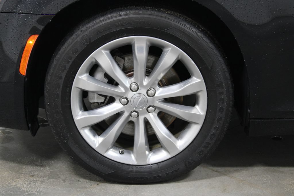 Used 2023 Chrysler 300 Touring AWD/4WD image 17