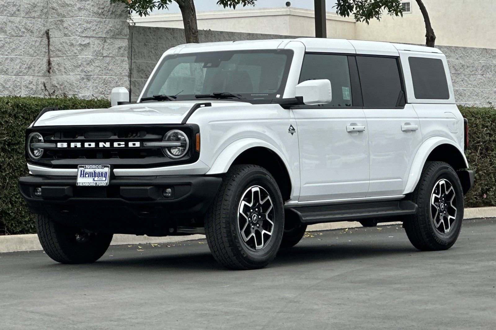 Used 2025 Ford Bronco Outer Banks image 8
