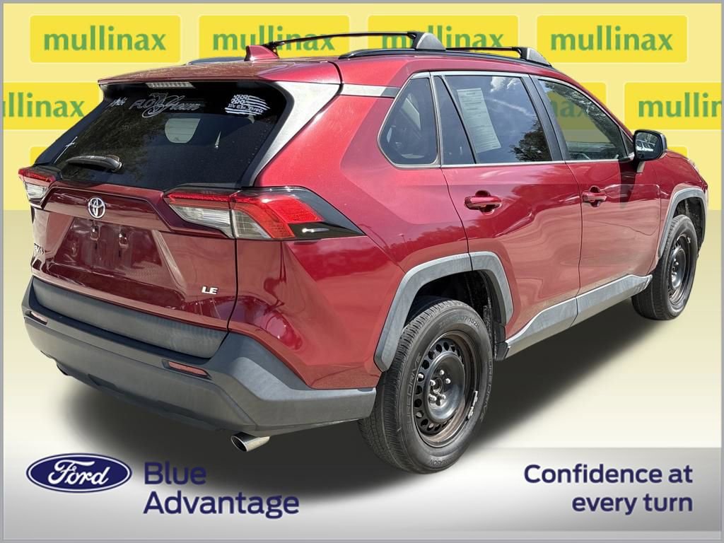 Used 2019 Toyota RAV4 LE image 4