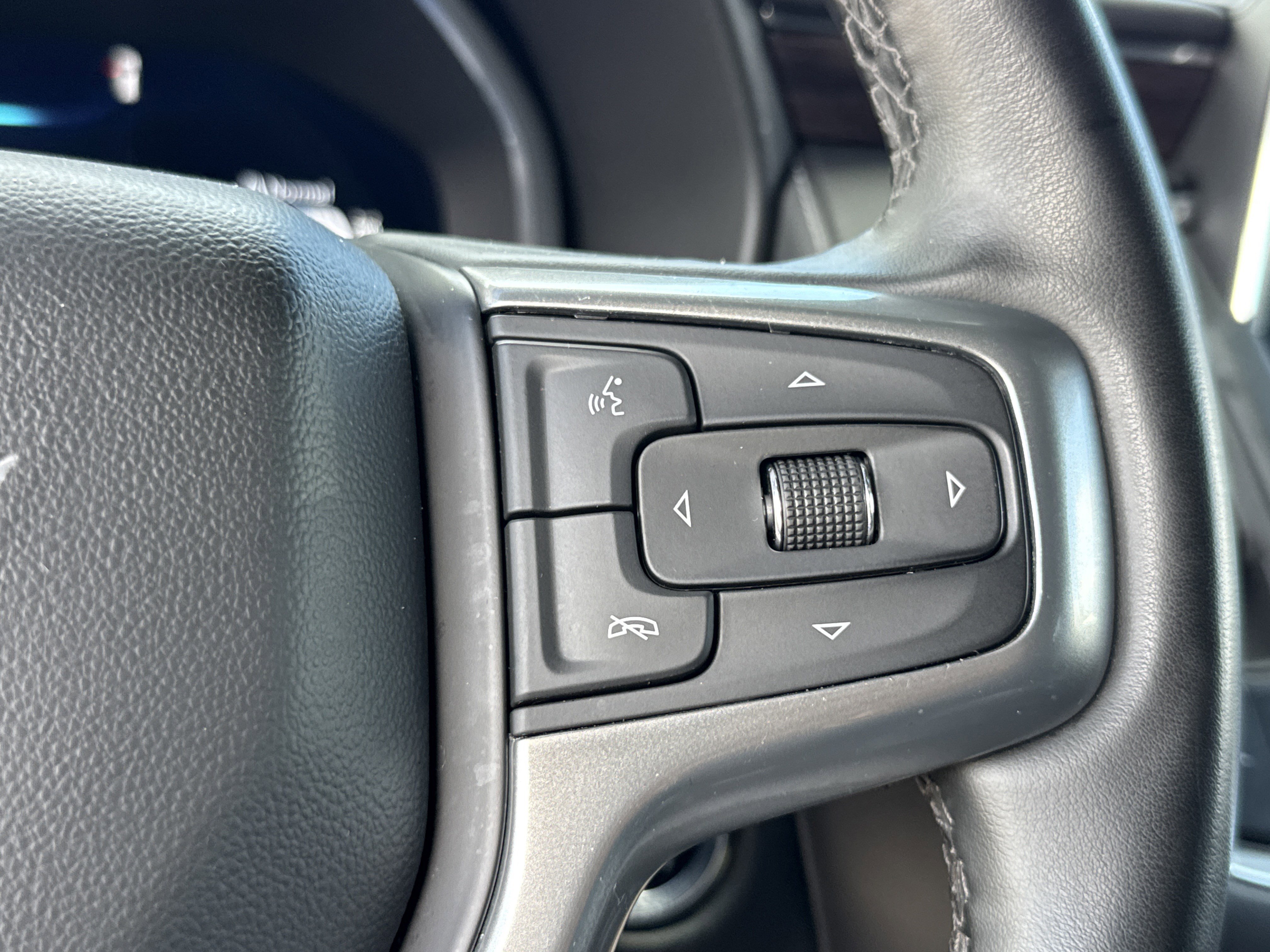 Used 2023 Chevrolet Tahoe Z71 w/ Luxury Package image 19