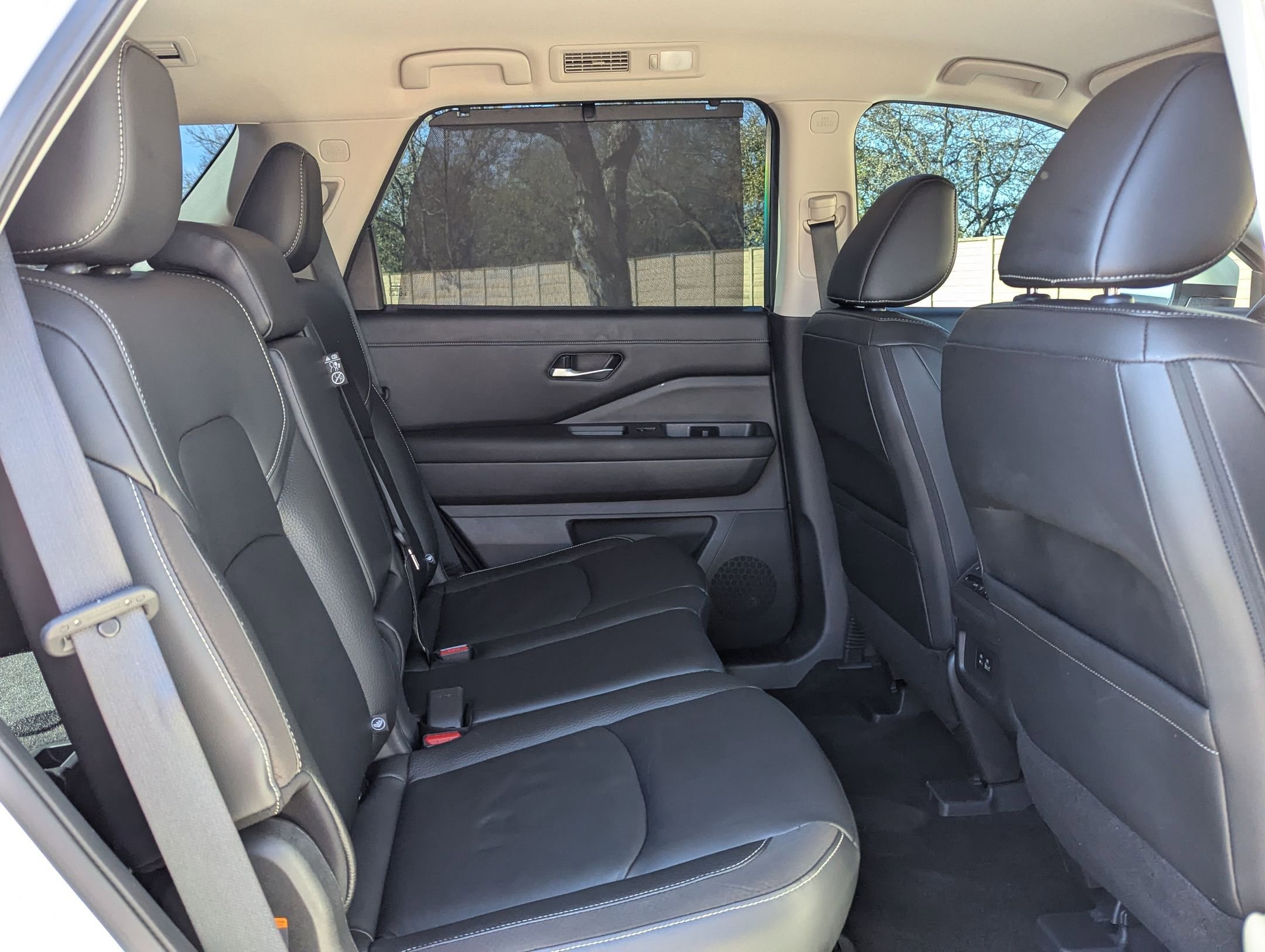 Used 2023 Nissan Pathfinder SL w/ Lighting Package (N92) image 23