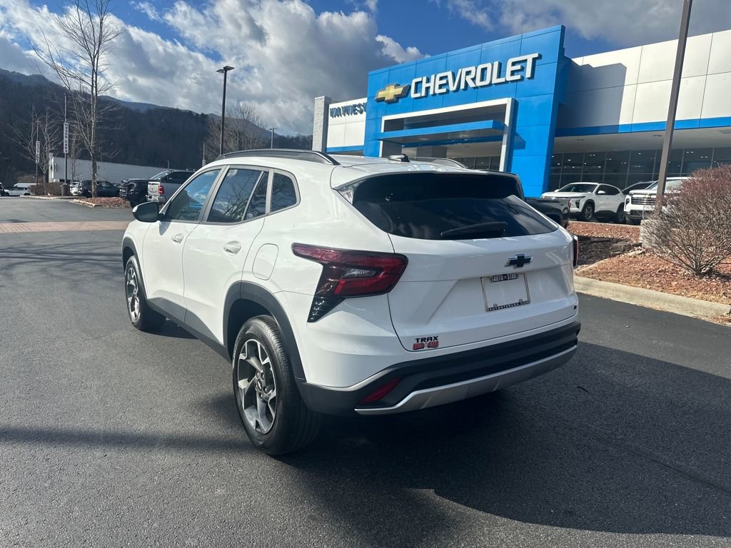 New 2025 Chevrolet Trax LT w/ LT Convenience Package image 31