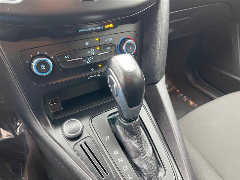 Used 2015 Ford Focus SE FWD image 21