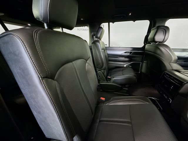 Used 2023 Jeep Wagoneer Series II RWD image 30
