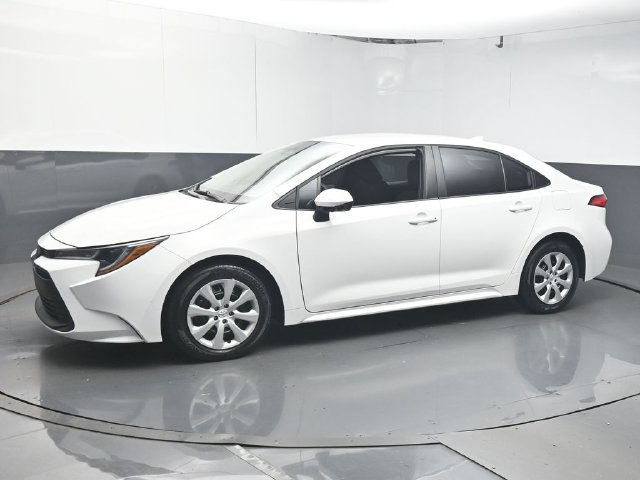 Used 2024 Toyota Corolla LE FWD image 4