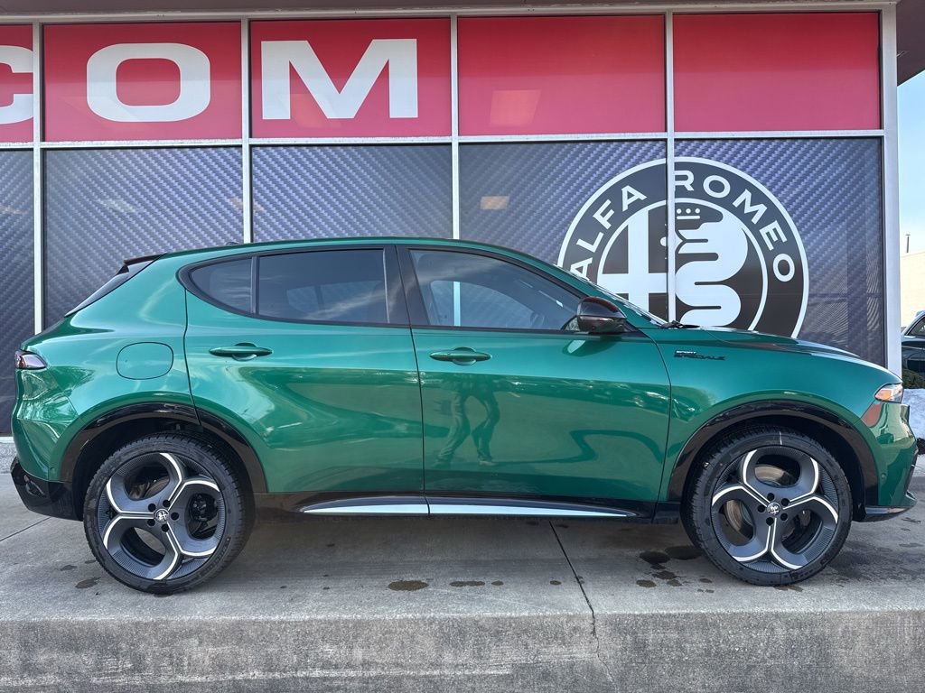 New 2026 Alfa Romeo Tonale w/ Active Assist Package image 2