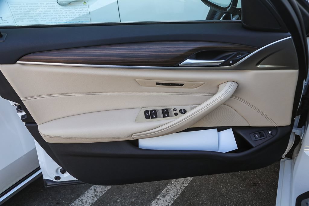 Used 2023 BMW 530e w/ Convenience Package RWD image 17