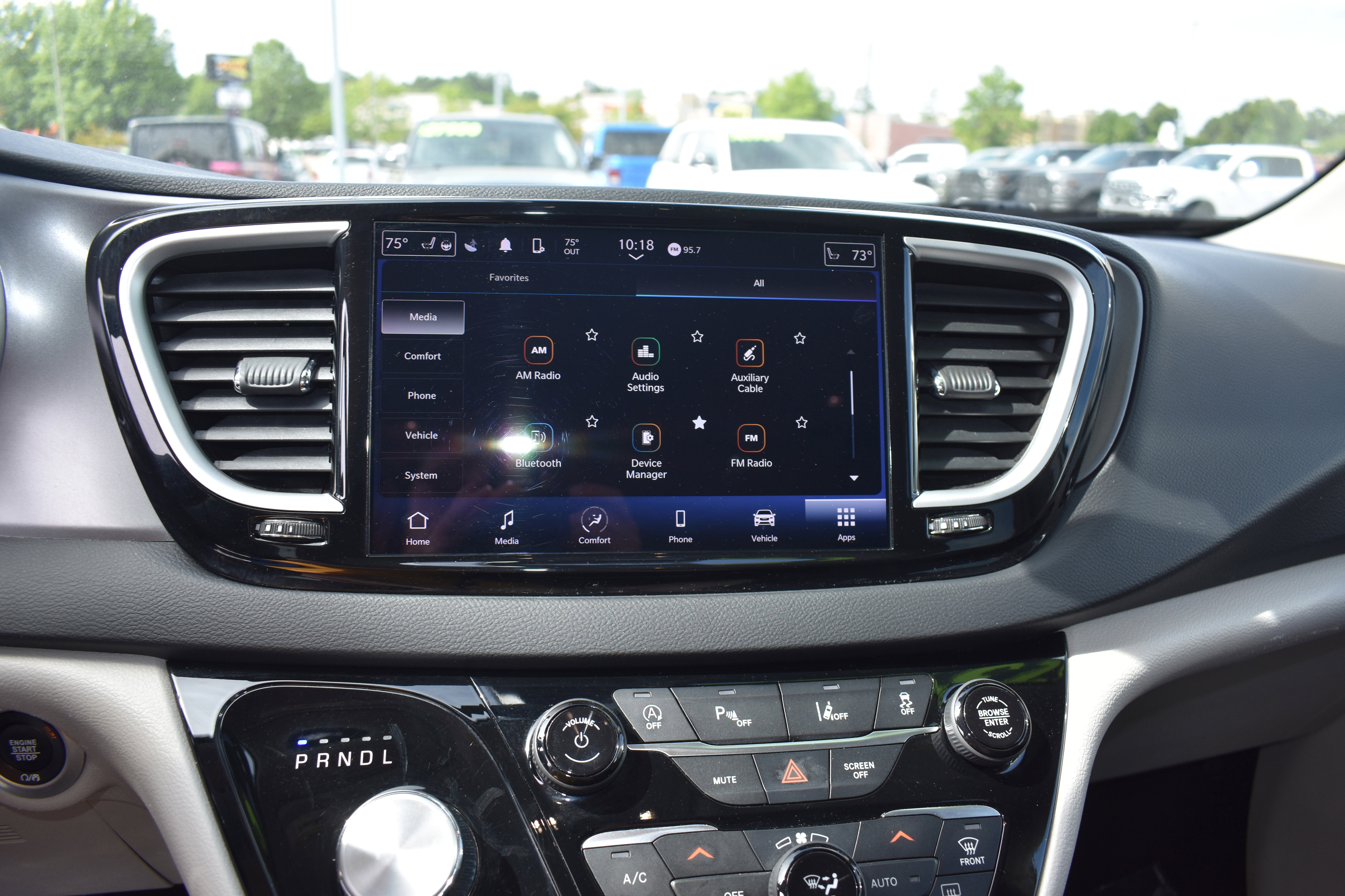 Used 2023 Chrysler Pacifica Touring-L image 19