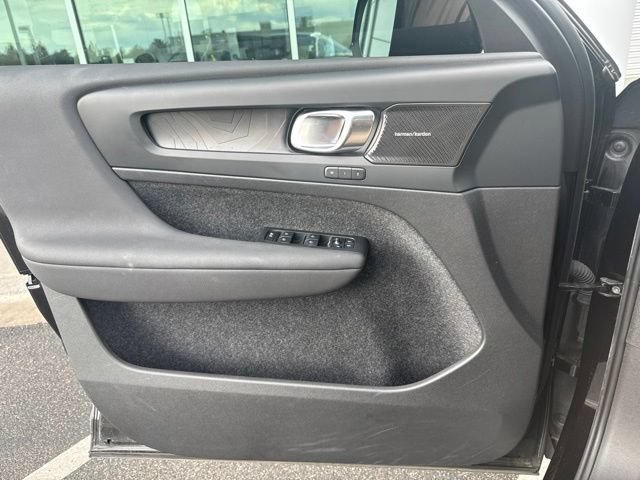 Used 2023 Volvo C40 P8 Recharge Ultimate w/ Protection Package Premier AWD/4WD image 5