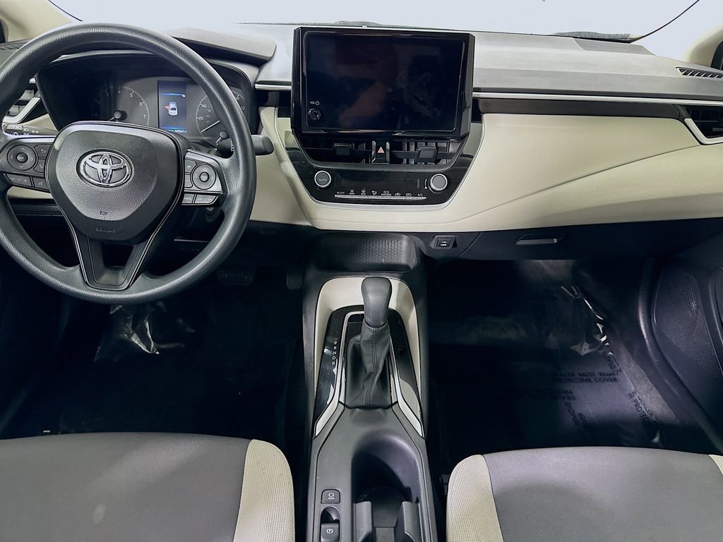 Used 2025 Toyota Corolla LE image 18