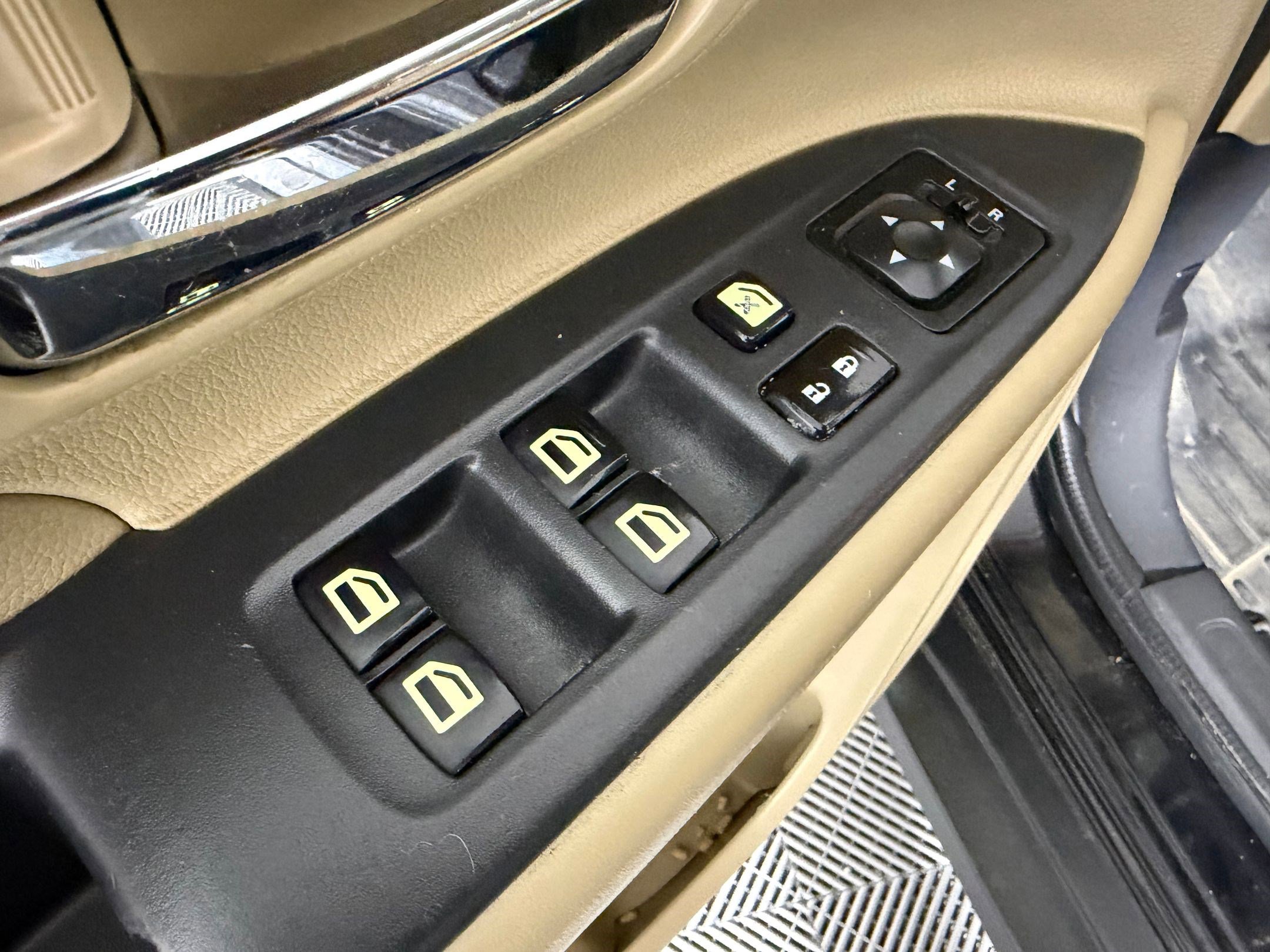 Used 2015 Mitsubishi Outlander SE image 21