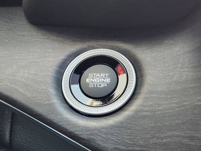 Used 2023 Jeep Grand Cherokee Overland w/ Luxury Tech Group IV image 18