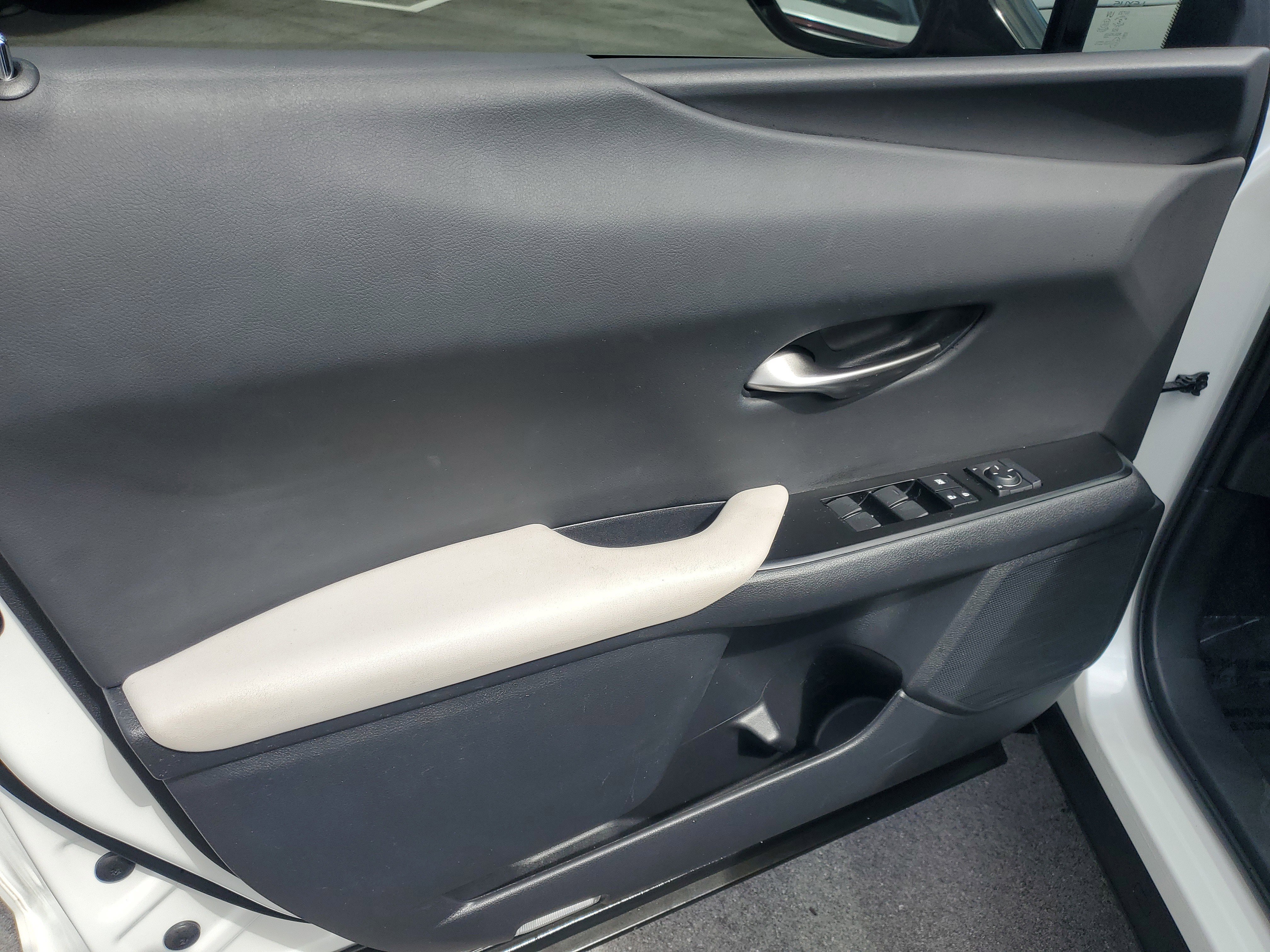 Certified 2024 Lexus UX 250h FWD image 18