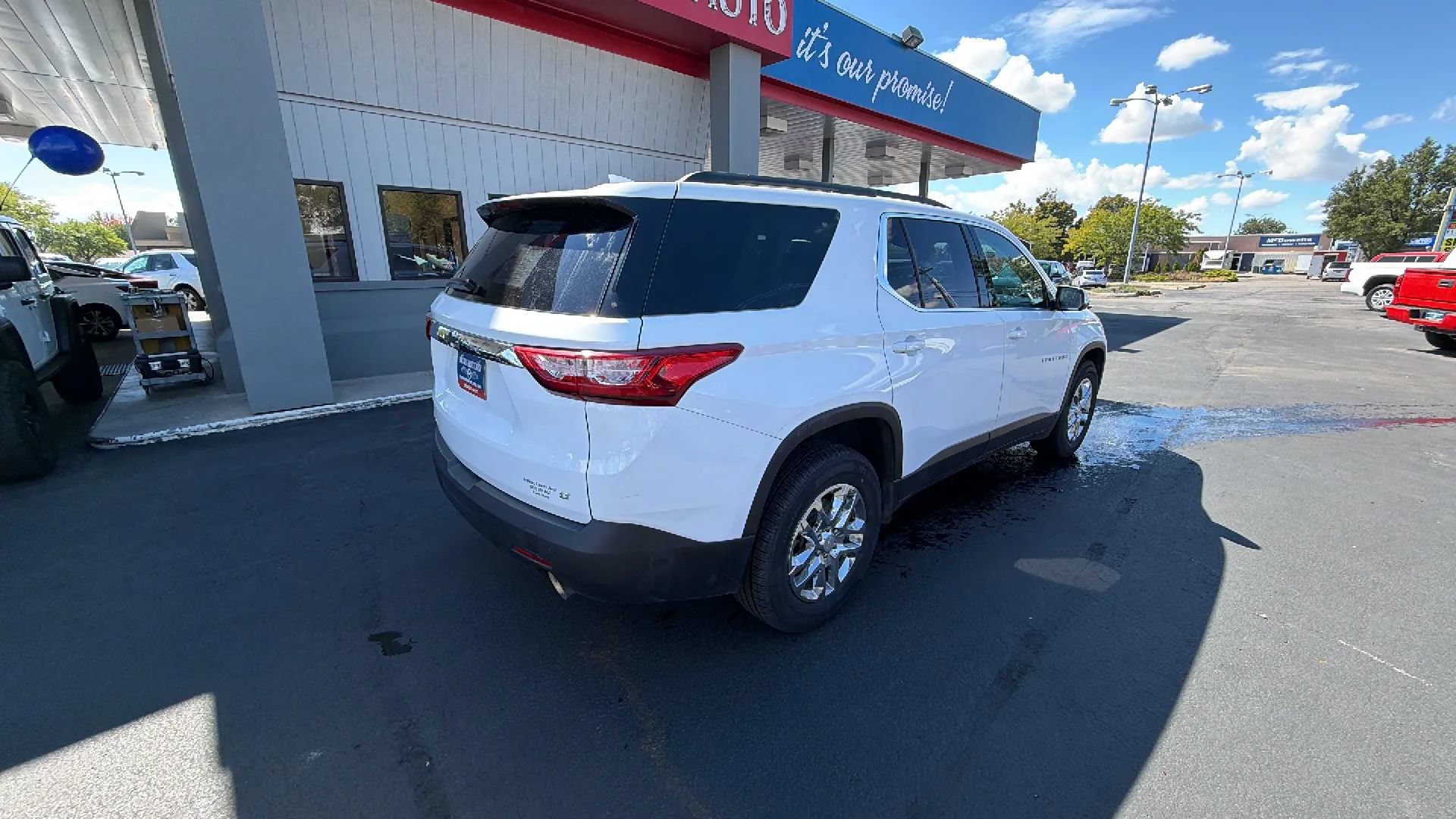 Used 2019 Chevrolet Traverse LT w/ LPO, Floor Liner Package AWD/4WD image 6