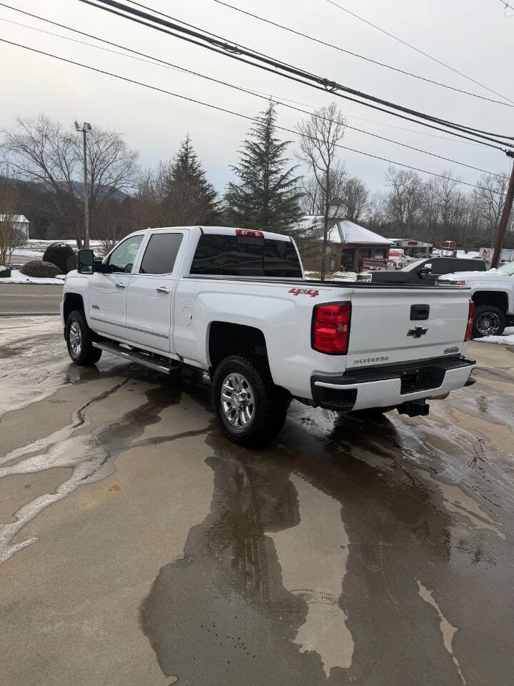 Used 2018 Chevrolet Silverado 3500 High Country w/ Duramax Plus Package image 4