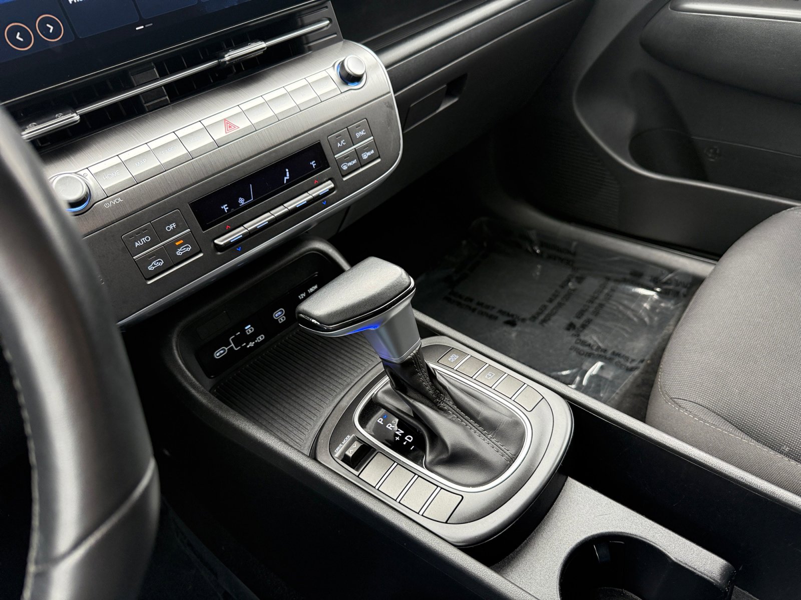 Used 2024 Hyundai Kona SEL FWD image 13