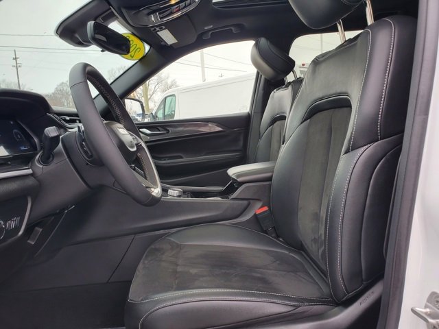 Certified 2023 Jeep Grand Cherokee L Altitude image 4