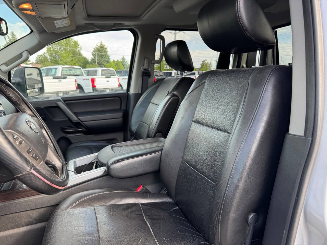 Used 2013 Nissan Titan SL AWD/4WD image 10