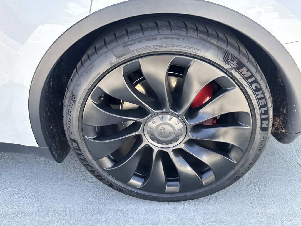 Used 2022 Tesla Model Y Performance image 8