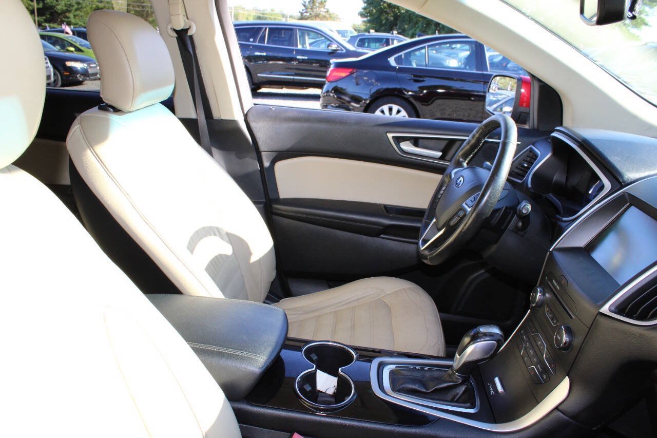 Used 2015 Ford Edge SEL w/ Equipment Group 201A AWD/4WD image 11