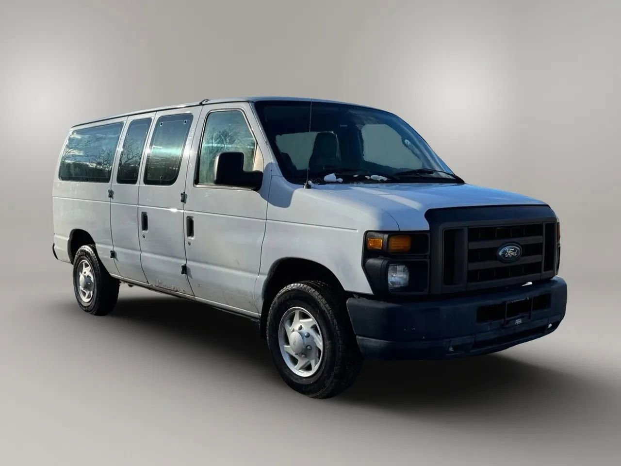 Used 2014 Ford E-250 and Econoline 250 w/ Power Group RWD image 1