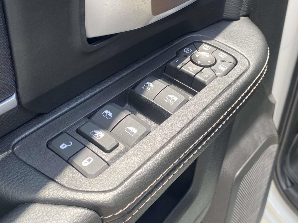 New 2026 RAM 3500 Big Horn AWD/4WD image 15