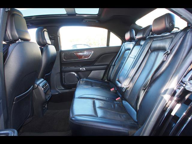 Used 2019 Lincoln Continental Select image 20