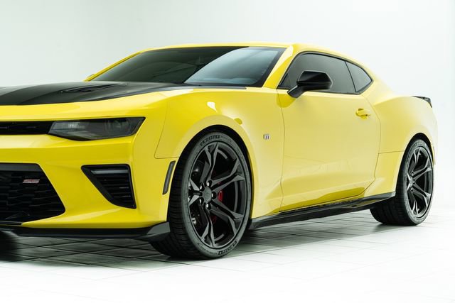 Used 2018 Chevrolet Camaro SS RWD image 9