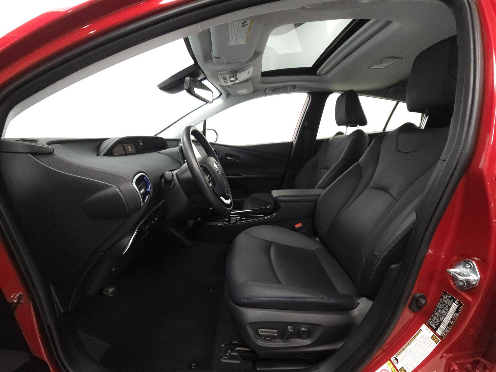 Certified 2021 Toyota Prius Limited w/ Premium Convenience Package image 4