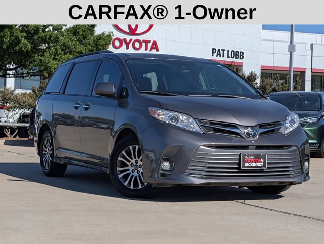 Used 2019 Toyota Sienna XLE w/ XLE Navigation Package FWD video 2