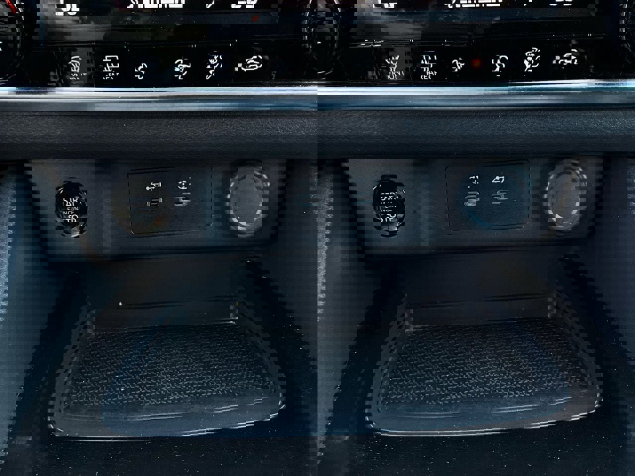 Used 2025 Nissan Rogue SV image 25